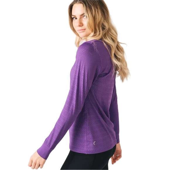 ZYIA ‘Chill’ Breathable Mesh Active Long Sleeve Top - Picture 3 of 10